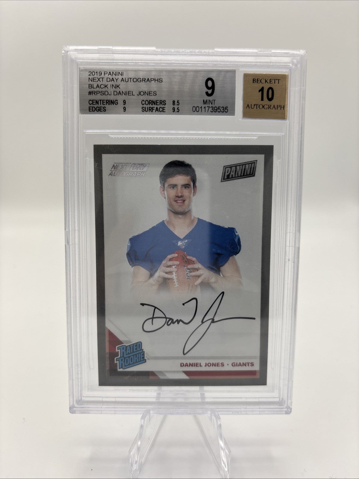 2019 Panini RPS Next Day - Signatures Daniel Jones “Platinum” (#6/7) BGS 9/10