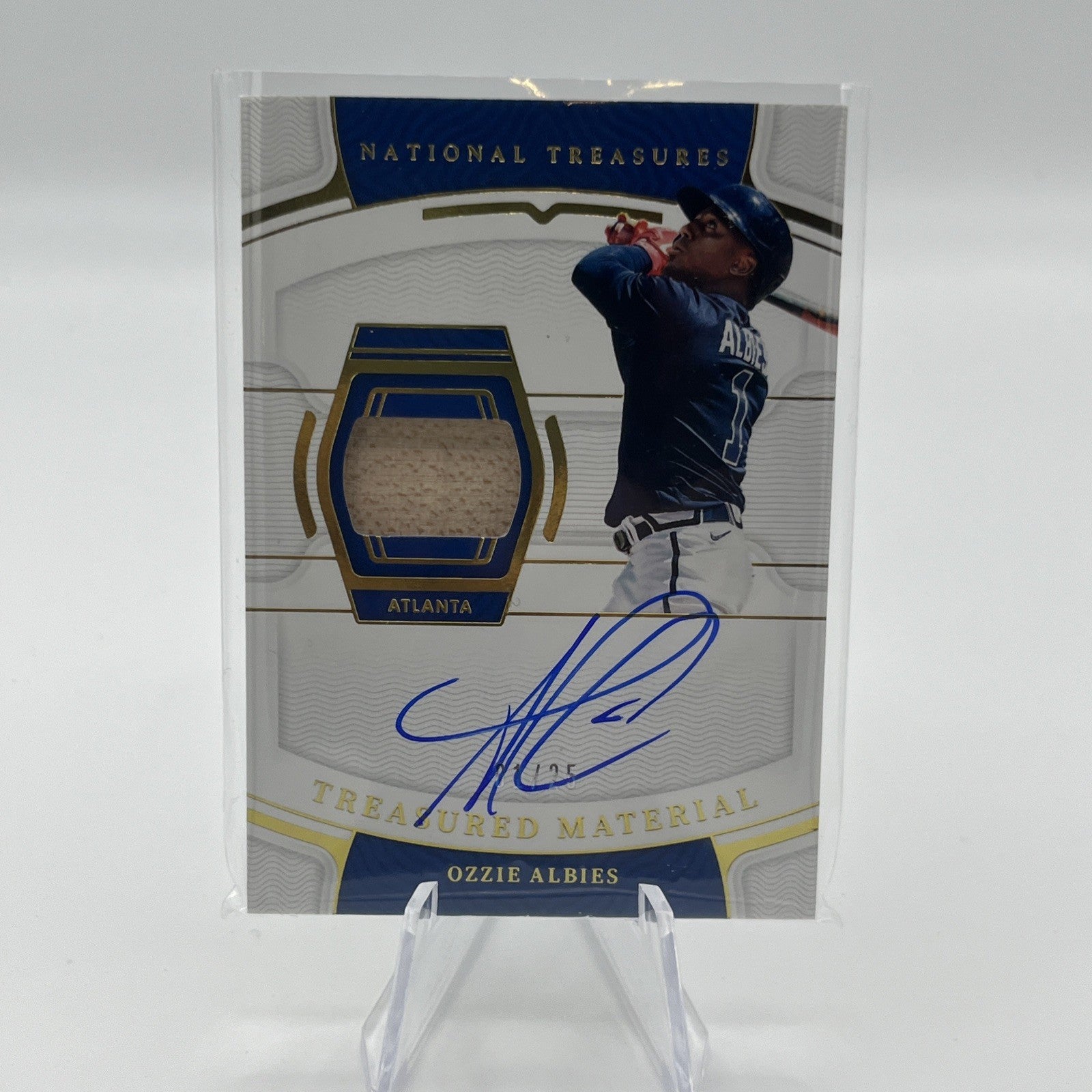 Ozzie Albies 2022 National Treasures Treasured Material Bat  /25 On Card Auto