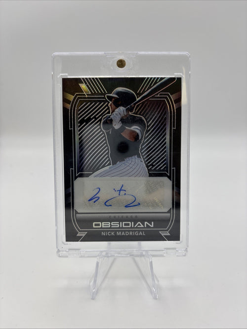 2021 Panini Chronicles - Obsidian Autographs Nick Madrigal #O-NM (AU, RC)