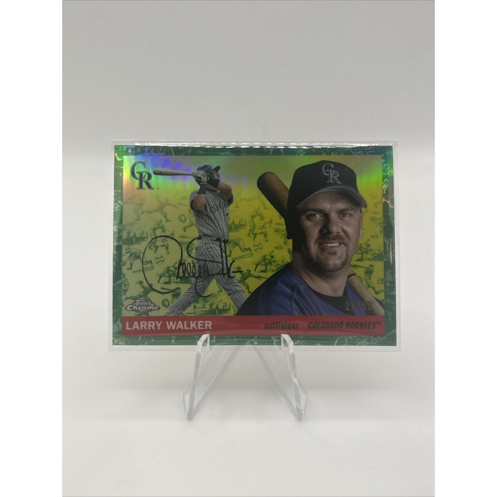 2025 Topps Chrome Platinum Larry Walker #428  Toile White & Green Refractor /99