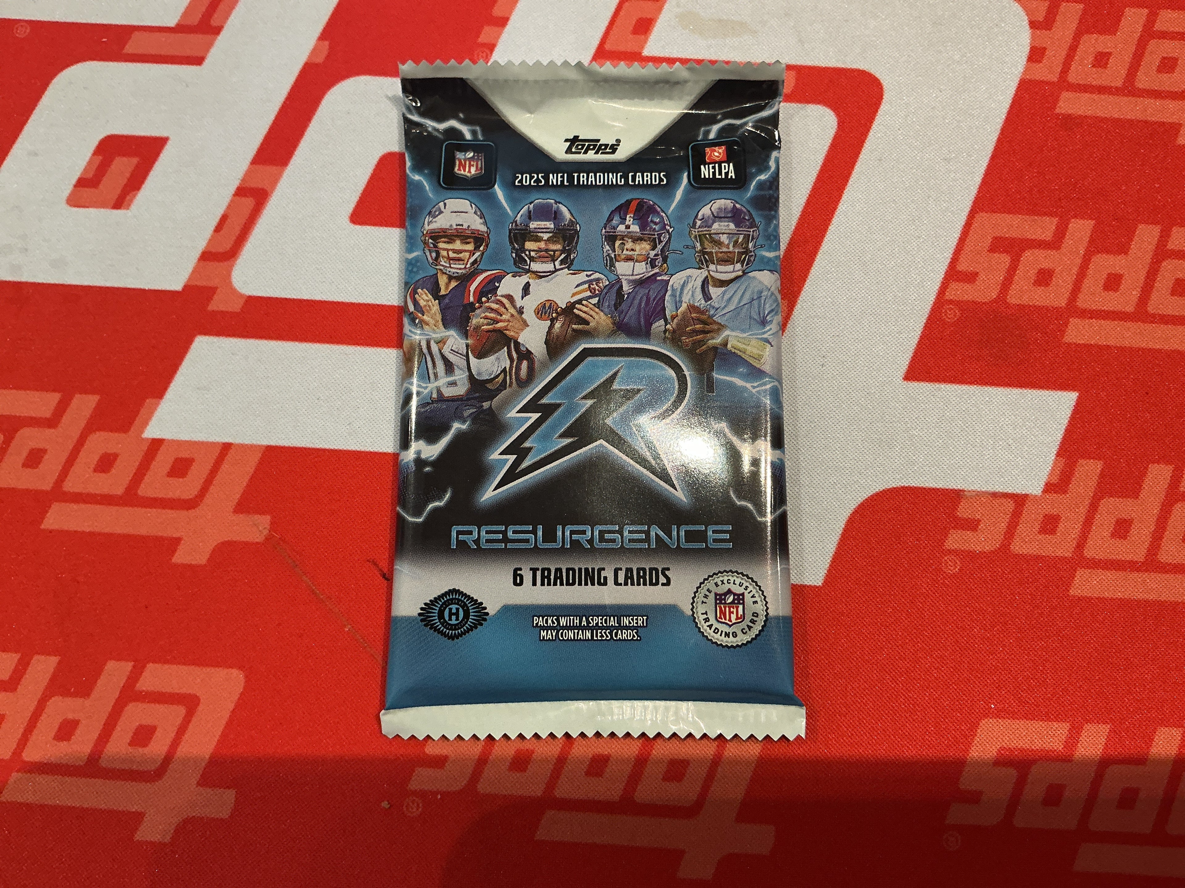 Topps Resurgence Football Hobby Pack